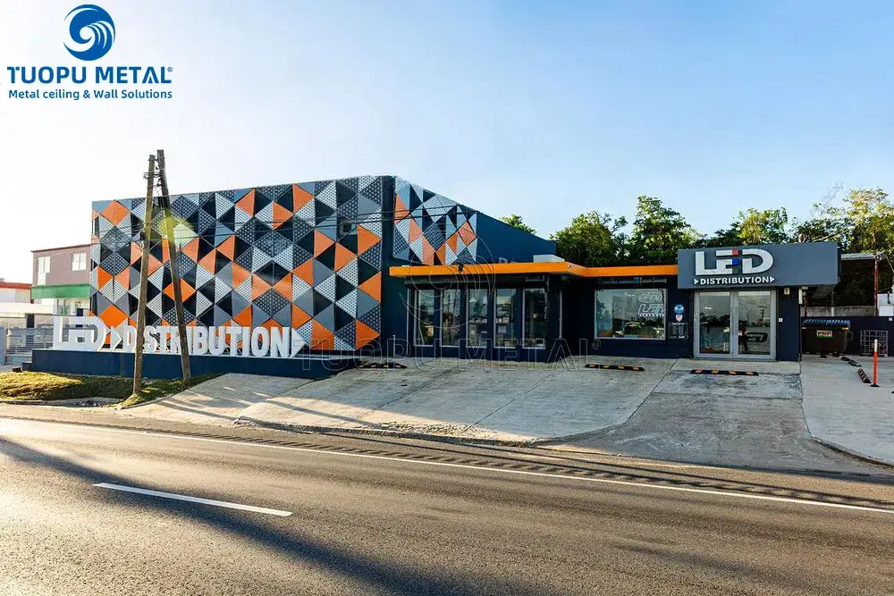  The aluminum facade effect of Led distribution retail store 